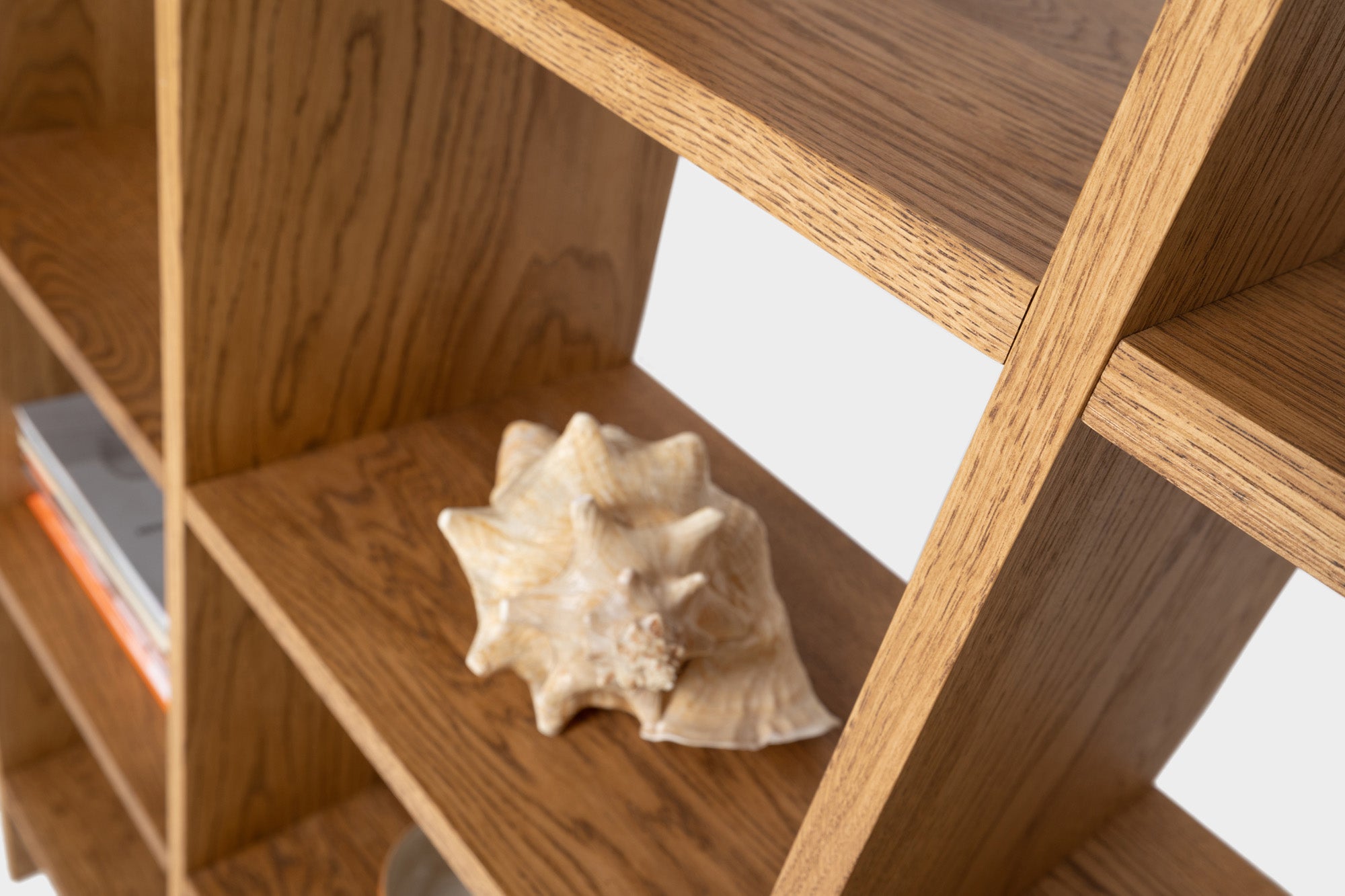 AGATA | Modernes Regal aus Eiche