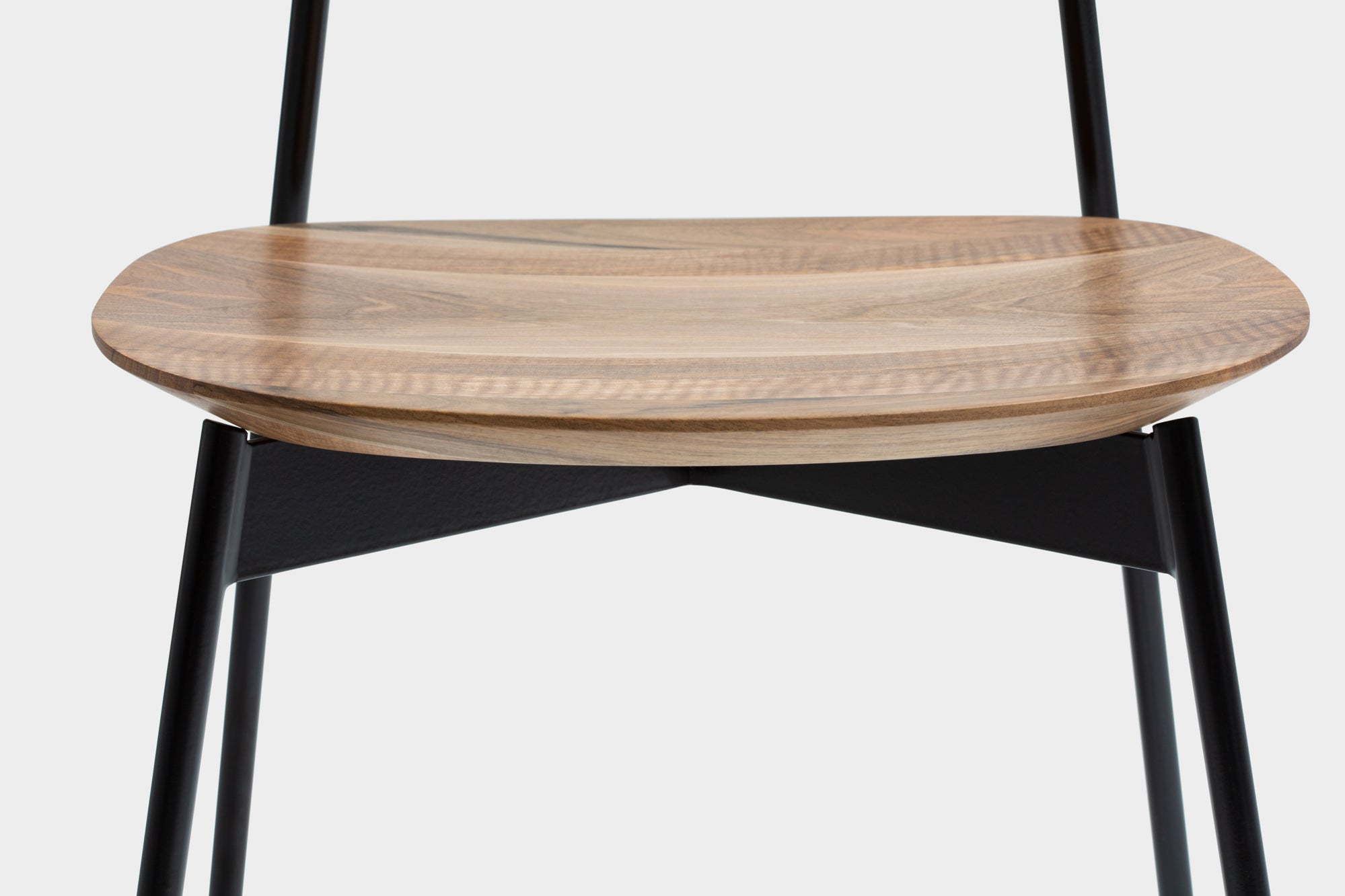 MAYA | Mid Century Modern Stuhl mit Metallbeinen